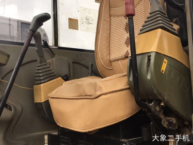 雷沃重工 FR60 挖掘机