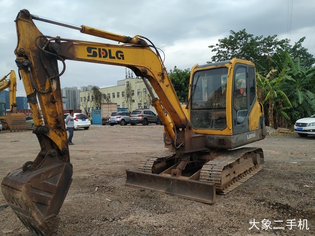 山东临工 LG660 挖掘机