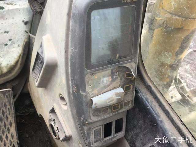 现代 R80-7 挖掘机