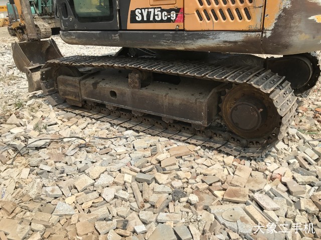 三一重工 SY75C 挖掘机