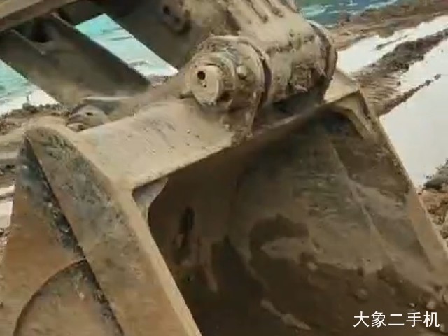 沃尔沃 EC210B 挖掘机