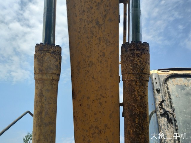 小松 PC220-8 挖掘机