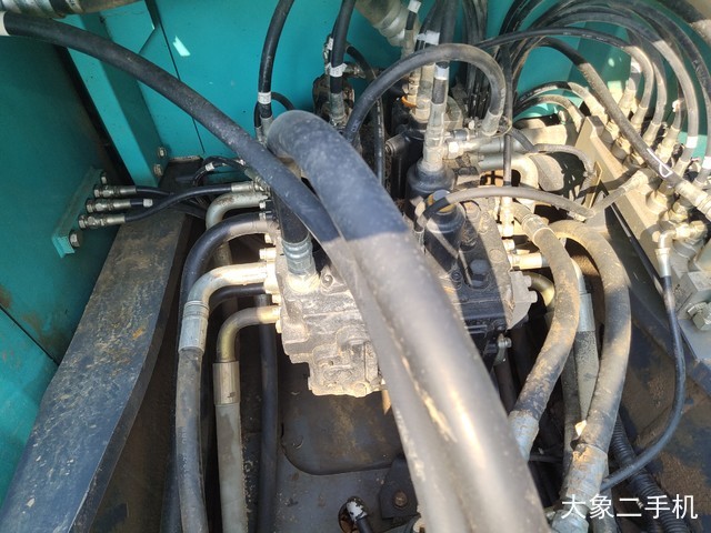 神钢 SK210LC-8 挖掘机