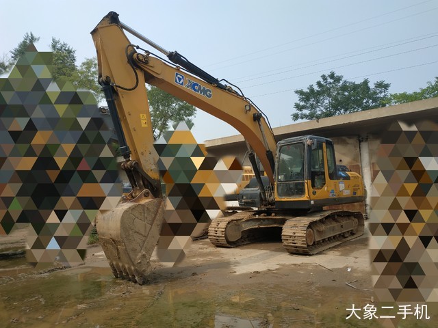 徐工 XE215CA 挖掘机