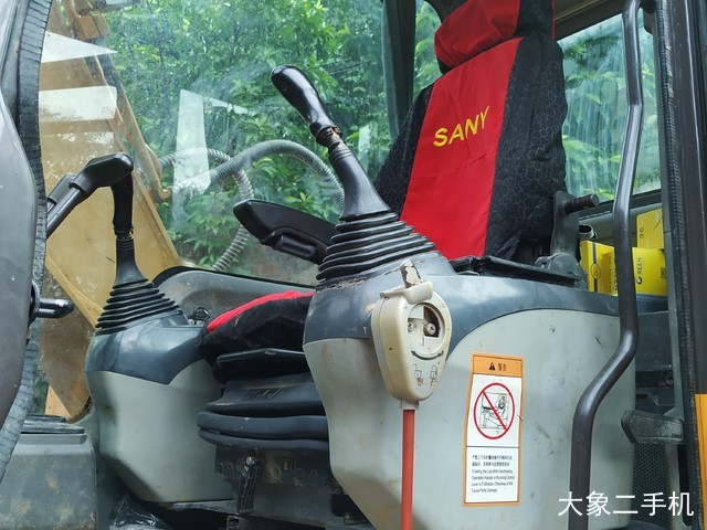 三一重工 SY135C 挖掘机