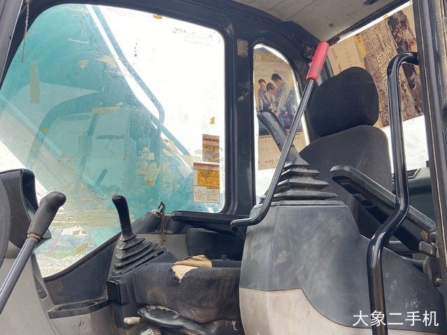 神钢 SK260LC-8 挖掘机