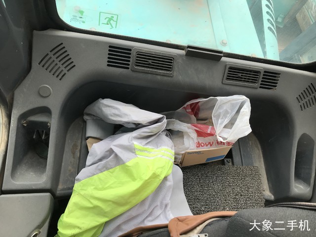 神钢 SK210LC-8 挖掘机