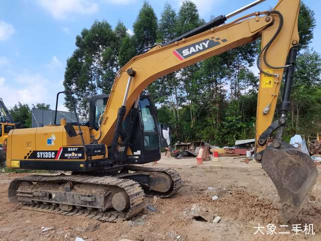 三一重工 SY130C 挖掘机