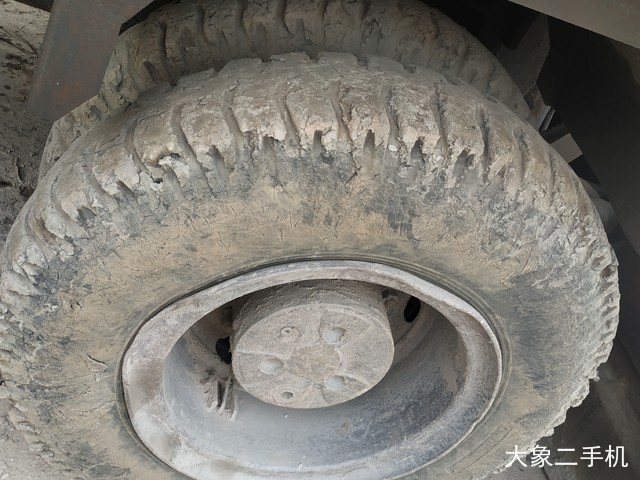 现代 R210W-5 挖掘机