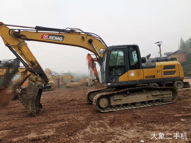 徐工 XE200DA 挖掘机
