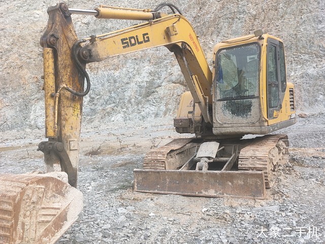 山东临工 LG685 挖掘机