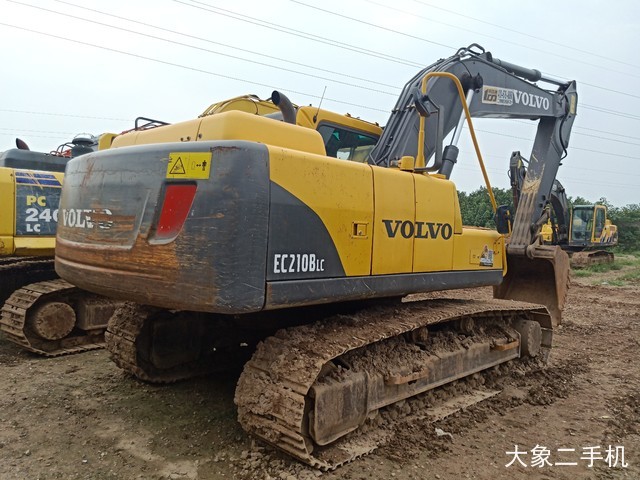 沃尔沃 EC210B 挖掘机