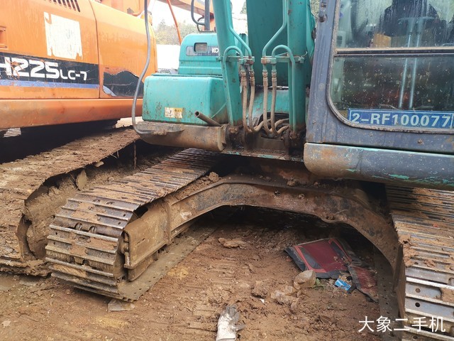 神钢 SK130-8 挖掘机
