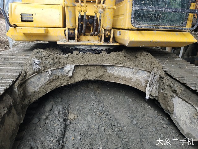 小松 PC240LC-8 挖掘机