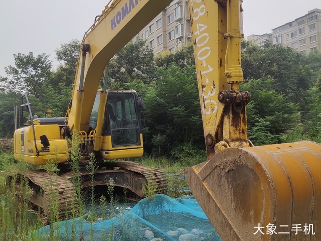 小松 PC220-8M0 挖掘机