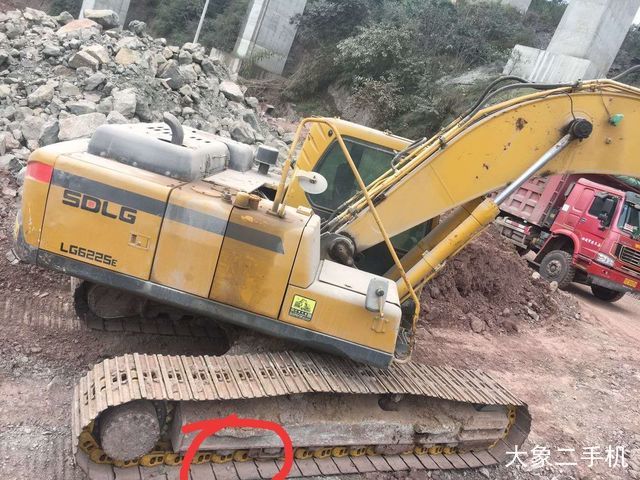 山东临工 E6225F 挖掘机