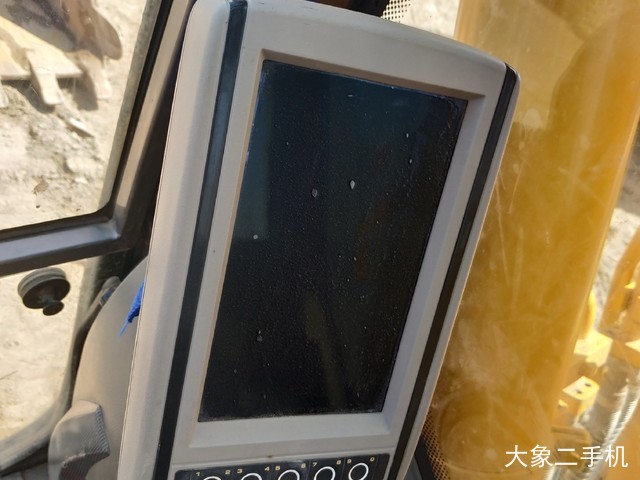 龙工 LG6225E 挖掘机