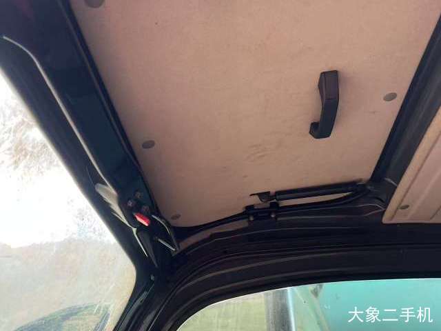 神钢 SK130-8 挖掘机