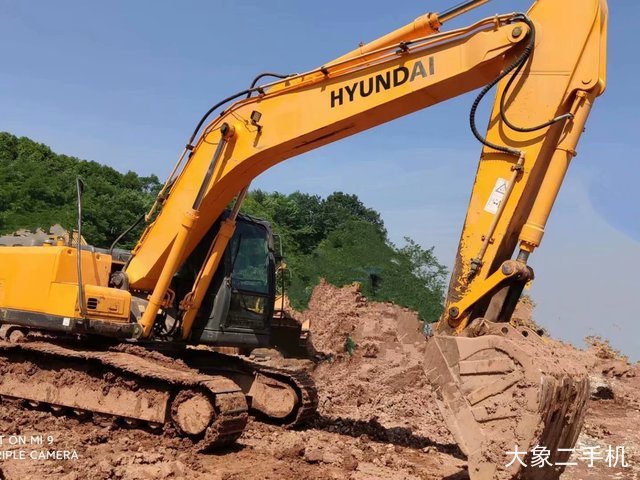 现代 R225LC-7 挖掘机