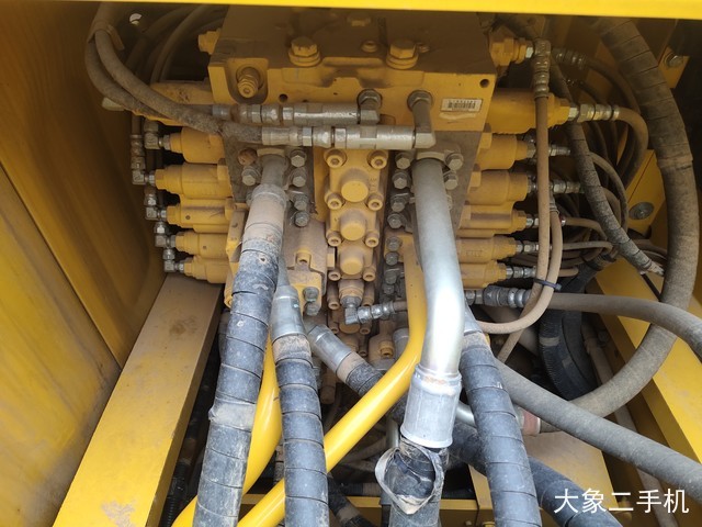 小松 PC220-8M0 挖掘机