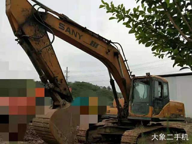 三一重工 SY215C 挖掘机