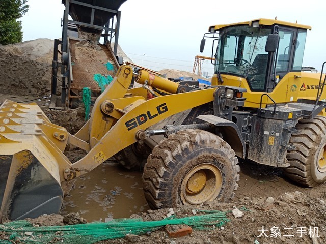 山东临工 L955F 装载机