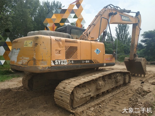 三一重工 SY215C 挖掘机