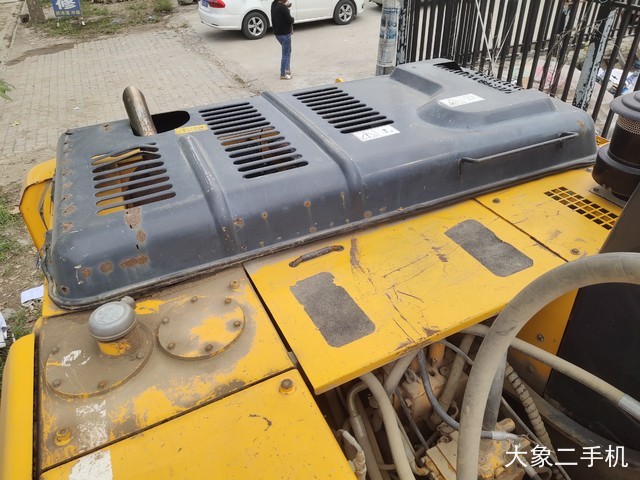 现代 R215-7 挖掘机