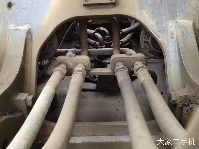 沃尔沃 EC210B 挖掘机