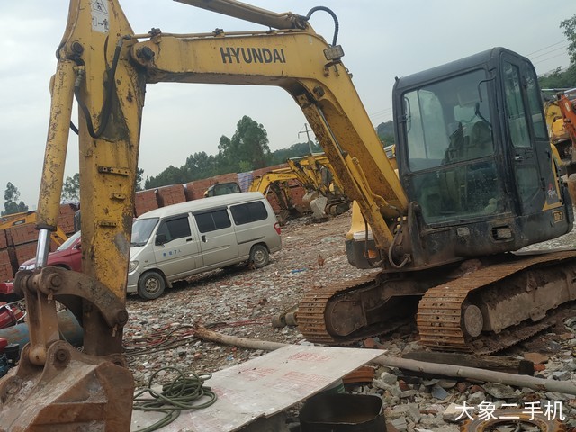 现代 R60-7 挖掘机