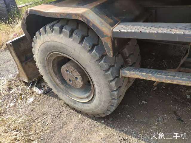 现代 R210W-7 挖掘机