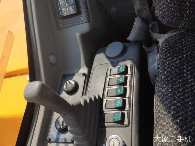 龙工 LG6060 挖掘机