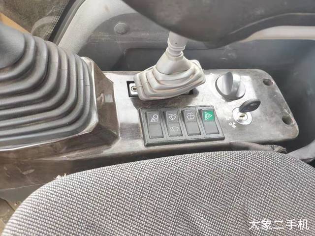 三一重工 SY75C-9 挖掘机