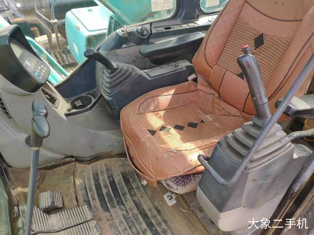 神钢 SK210LC-8 挖掘机