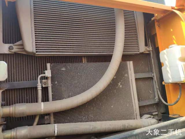 现代 R385LC-9T 挖掘机