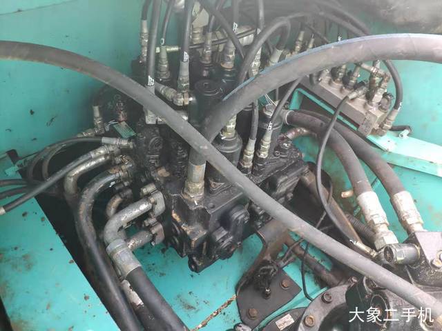 神钢 SK210LC-8 挖掘机