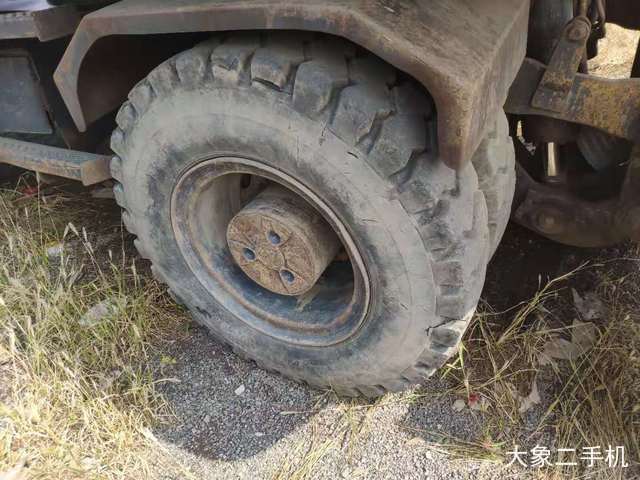 现代 R210W-7 挖掘机