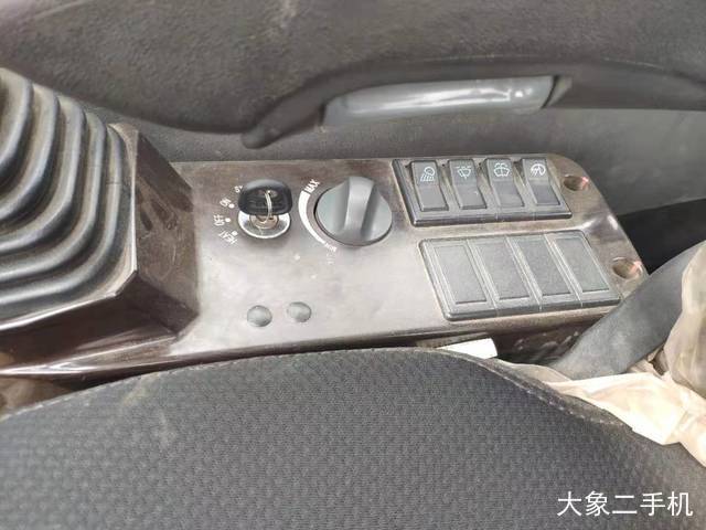 三一重工 SY135C-9 挖掘机