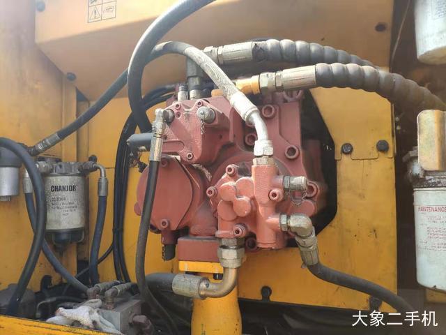 现代 R210W-7 挖掘机