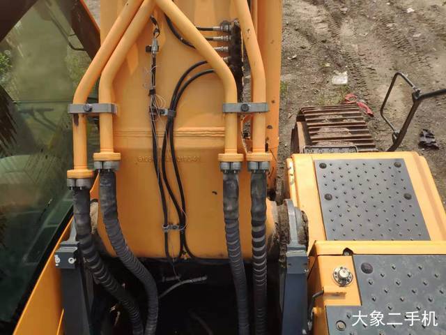 现代 R385LC-9T 挖掘机