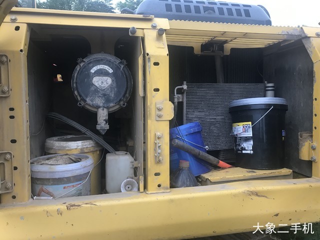 小松 PC200LC-8(600mm履带板) 挖掘机