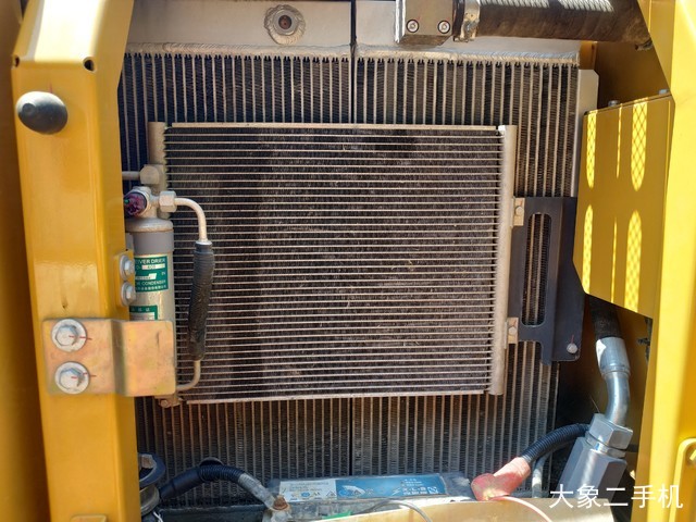 徐工 XE75D 挖掘机