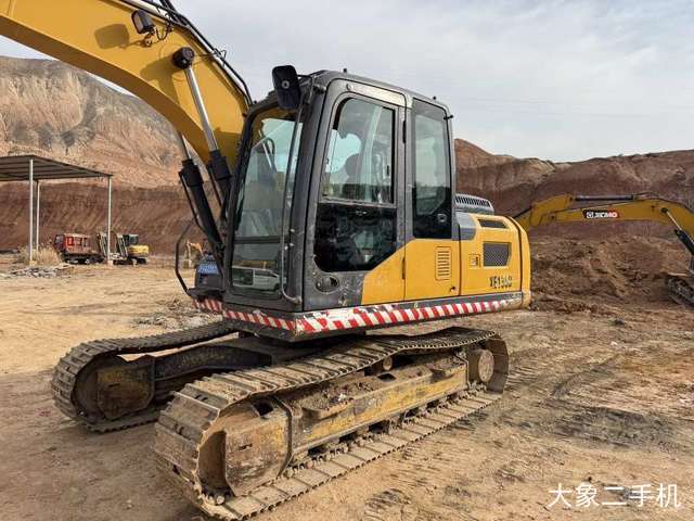 徐工 XE135D 挖掘机
