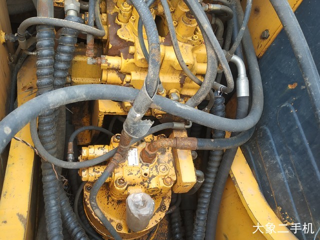 现代 R150LC-7 挖掘机