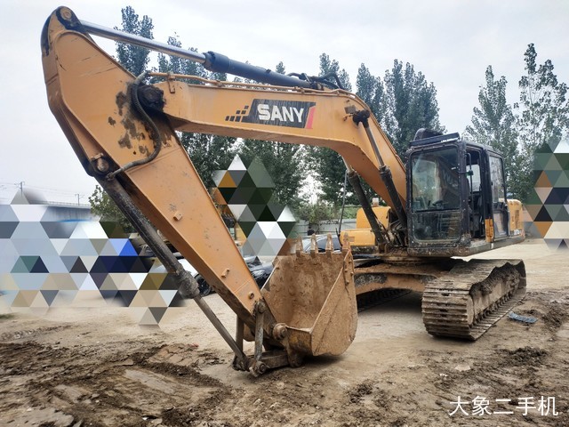 三一重工 SY215C-9 挖掘机