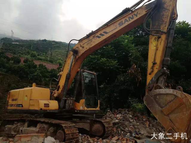 三一重工 SY135C-8 挖掘机