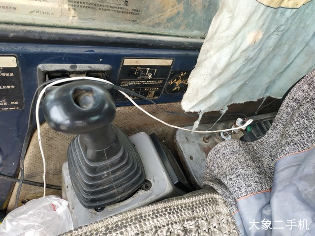 现代 R210W-5 挖掘机