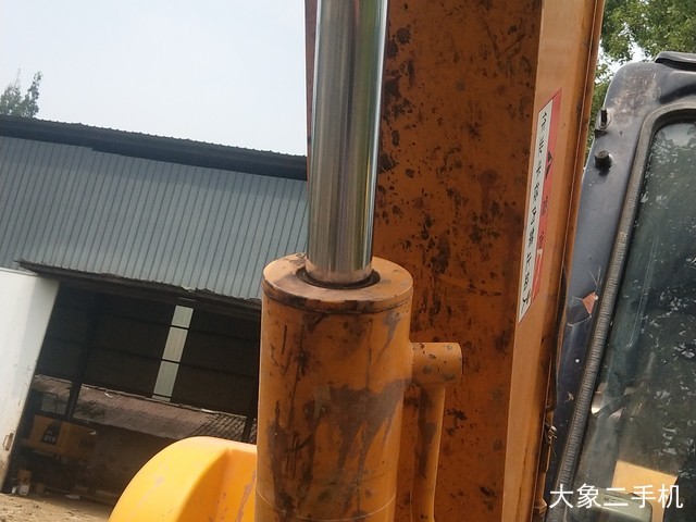 雷沃重工 FR65V8 挖掘机