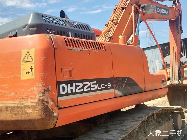 斗山 DH215-9 挖掘机