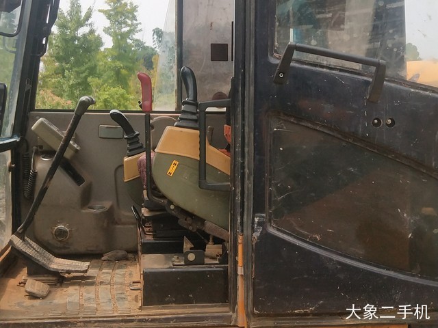 雷沃重工 FR65V8 挖掘机